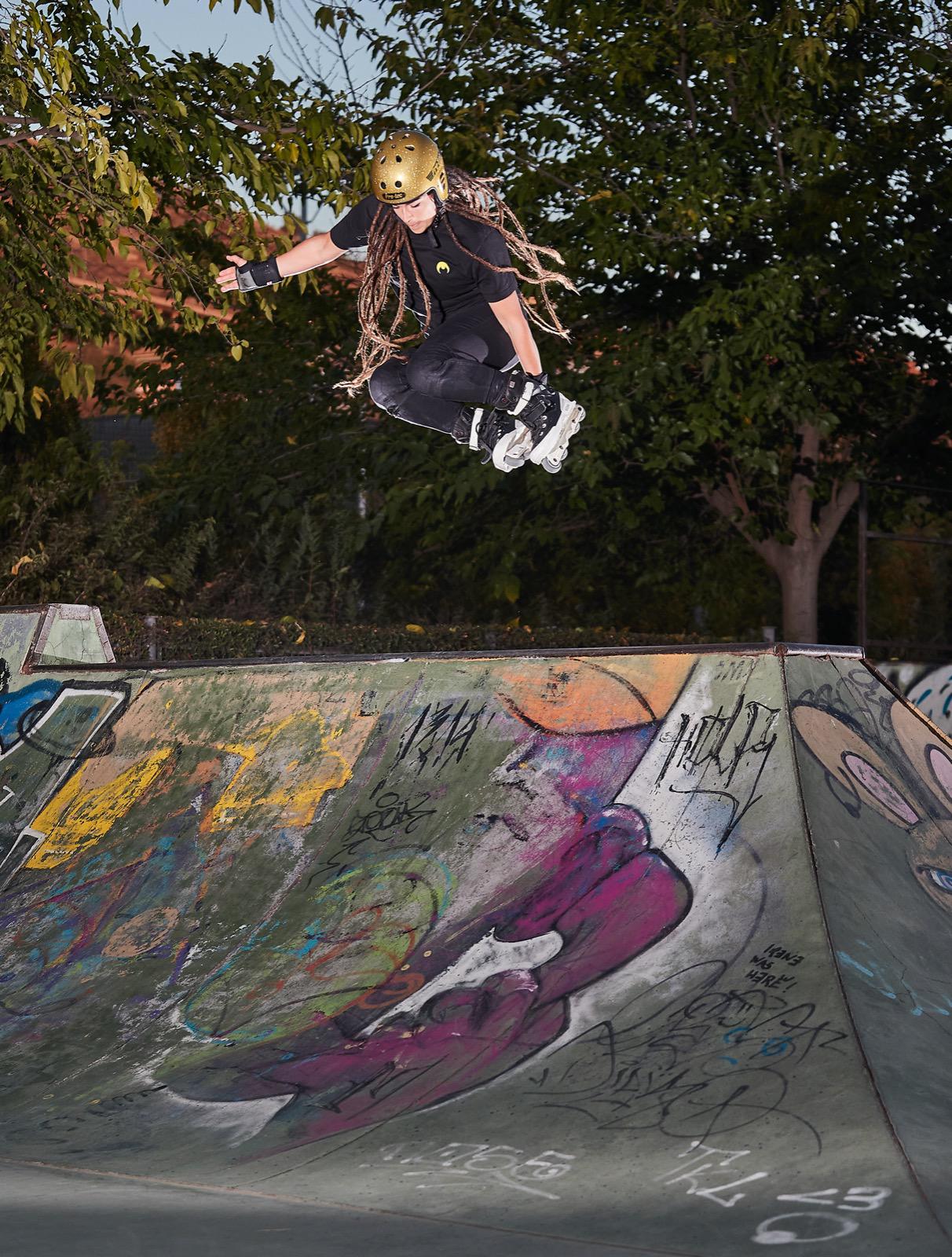 Emi Parejo muestra de lo que es capaz con sus patines