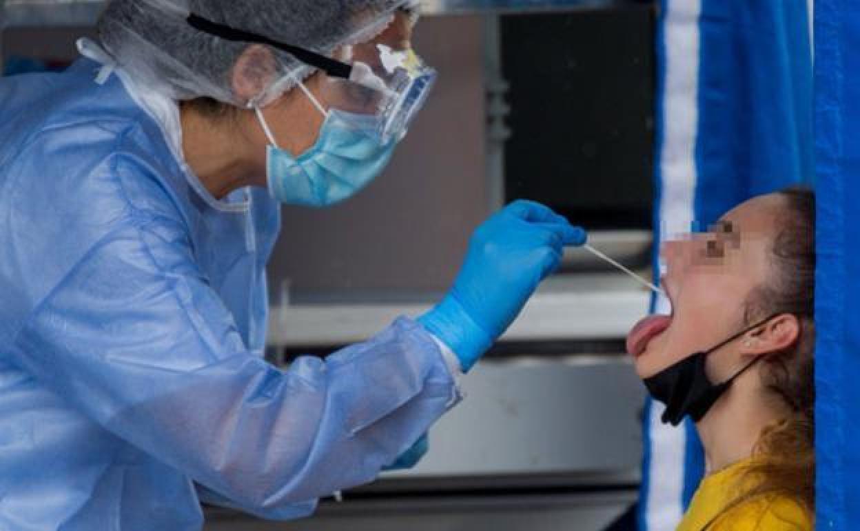 Los andaluces se mantienen por el momento sin confinamiento en sus domicilios