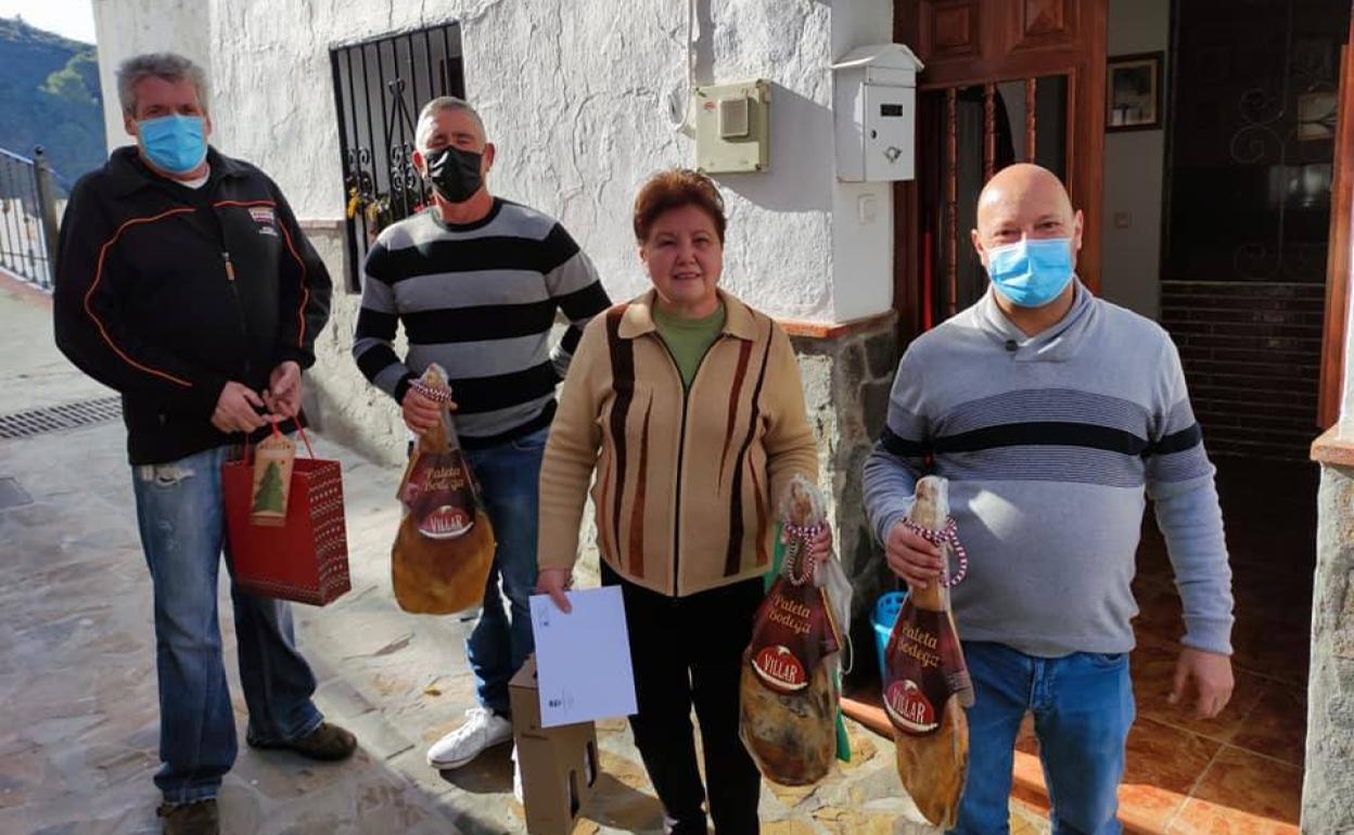 Coronavirus en Andalucía | El pueblo andaluz que regala jamón y vino a sus vecinos por no registrar ningún caso de Covid