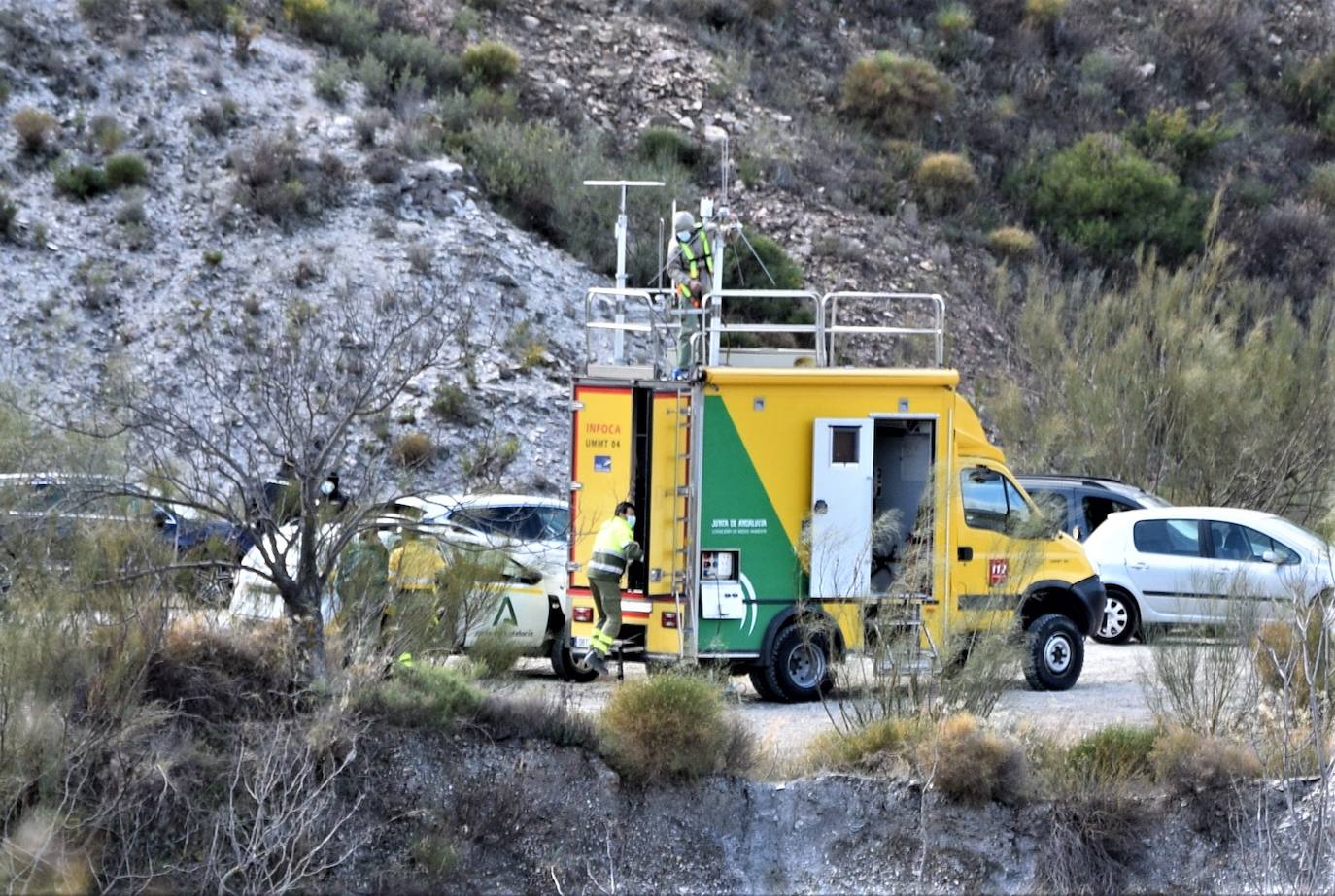 Fotos: Un incendio forestal en Órgiva obliga a desalojar una residencia de ancianos