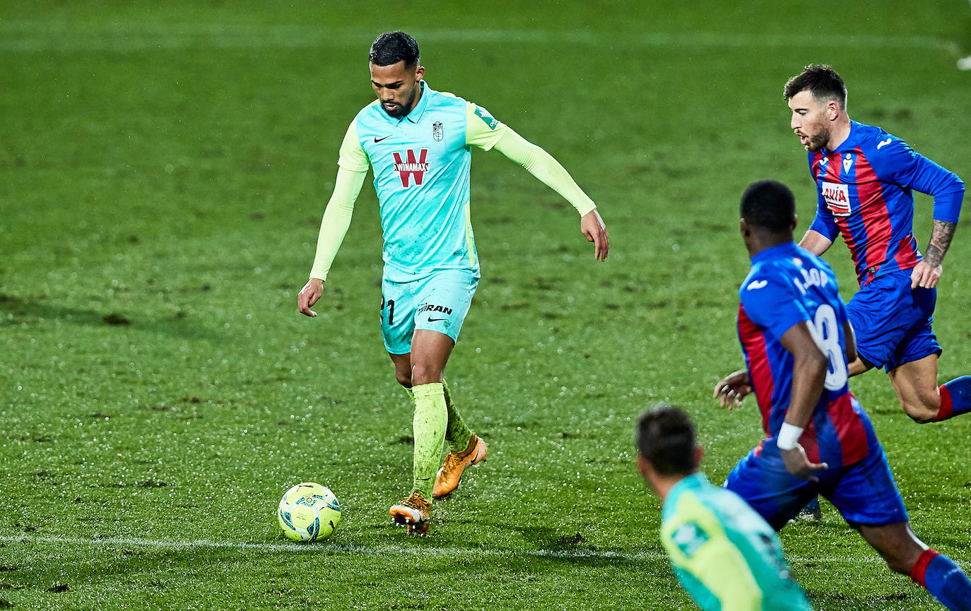 El Granada se bate con el Eibar y el frío en tierras guipuzcoanas.