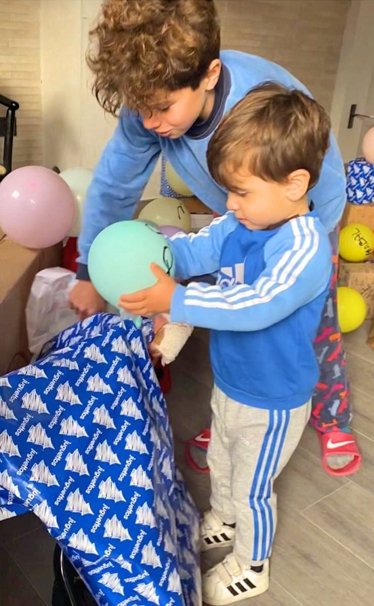 Los más pequeños viven el día de Reyes con sus nuevos juguetes