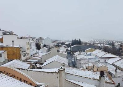 Imagen secundaria 1 - Temporal en Granada | Primeras nieves de &#039;Filomena&#039; en la provincia