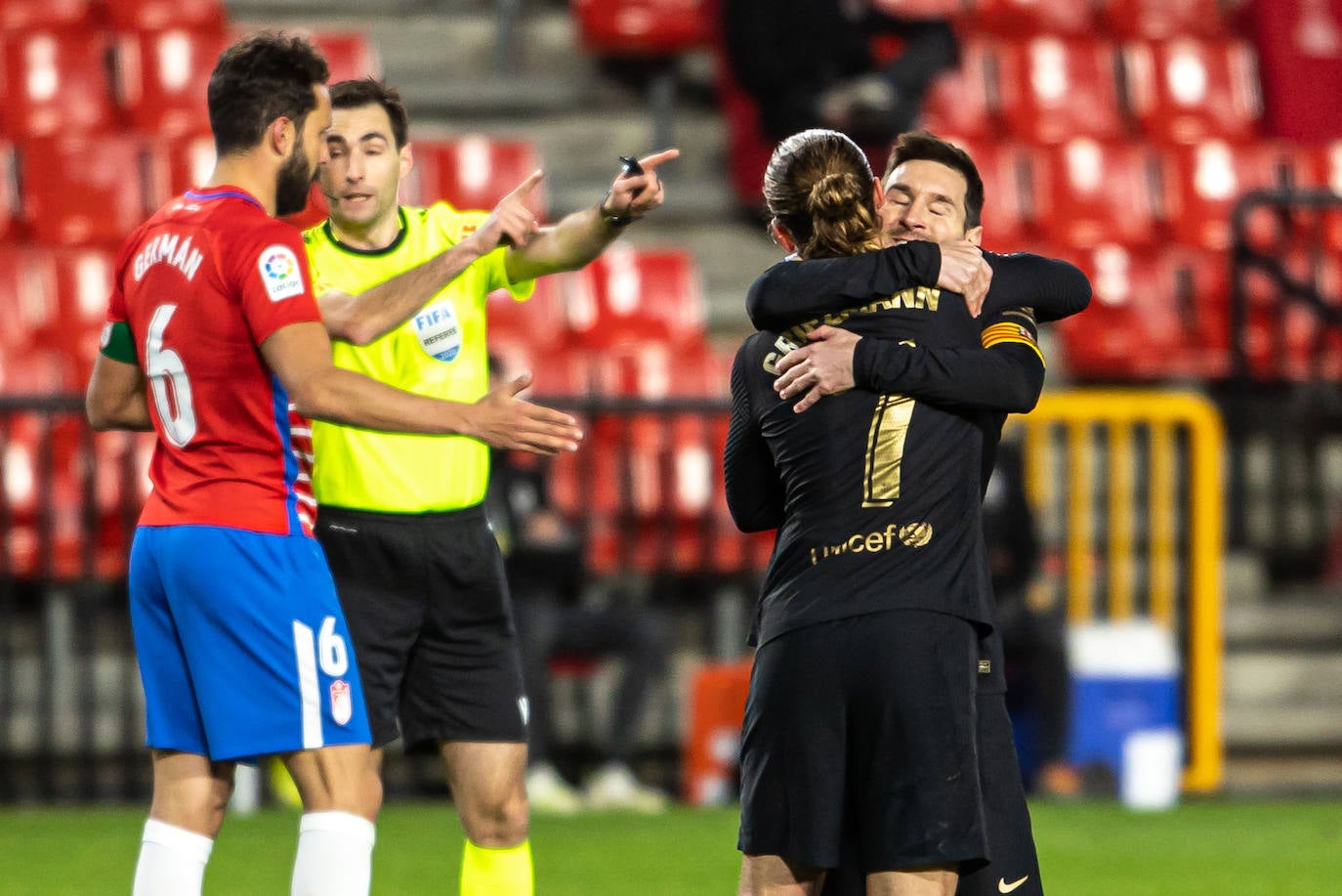 Fotos: Las mejores imágenes del Granada-FC Barcelona