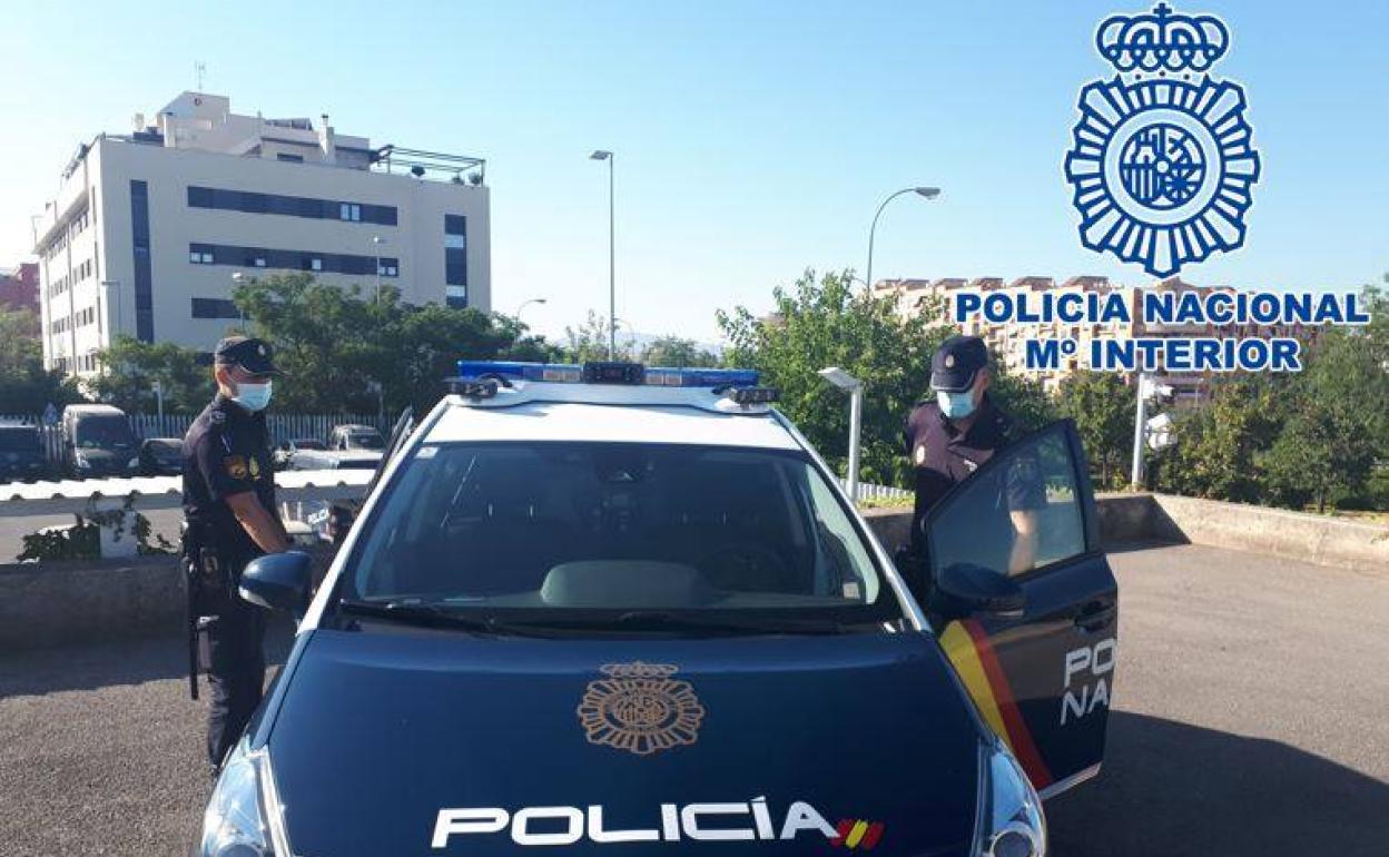 Robo en Granada | Detenido en Granada por robar varias botellas de ginebra, whisky y vodka en un conocido hipermercado
