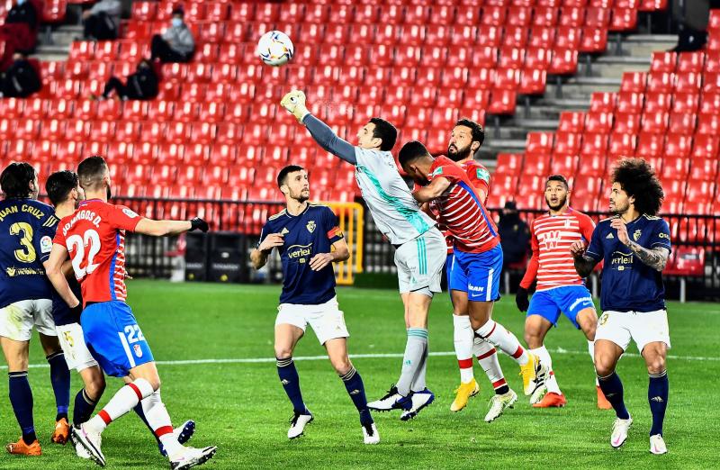 Luis Súarez, Germán y Gonalons celebran el 1-0, anotado por el delantero colombiano.