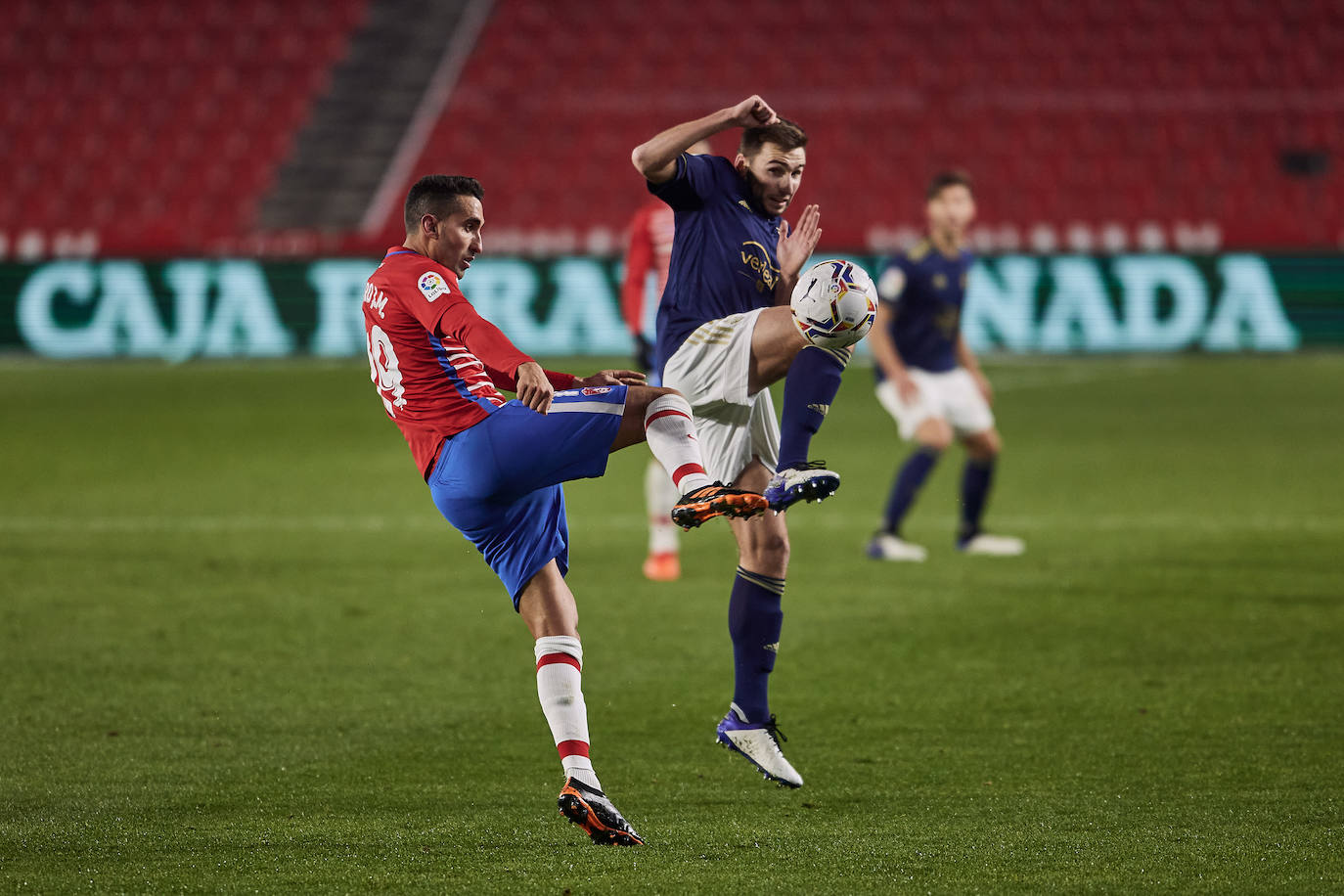 Luis Súarez, Germán y Gonalons celebran el 1-0, anotado por el delantero colombiano.