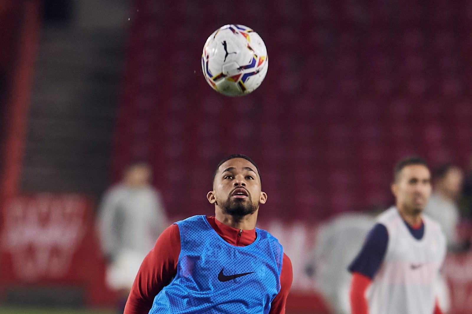 Luis Súarez, Germán y Gonalons celebran el 1-0, anotado por el delantero colombiano.