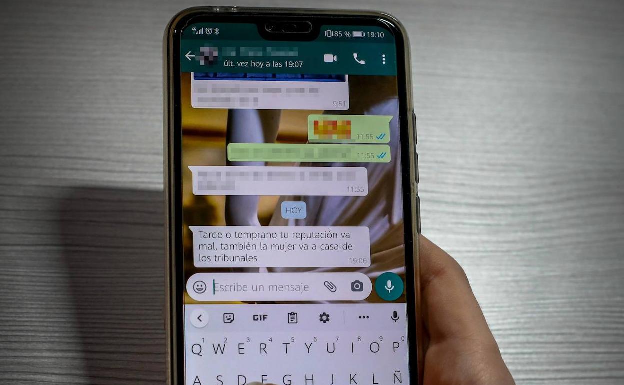 El acusado envió mensajes como este. 