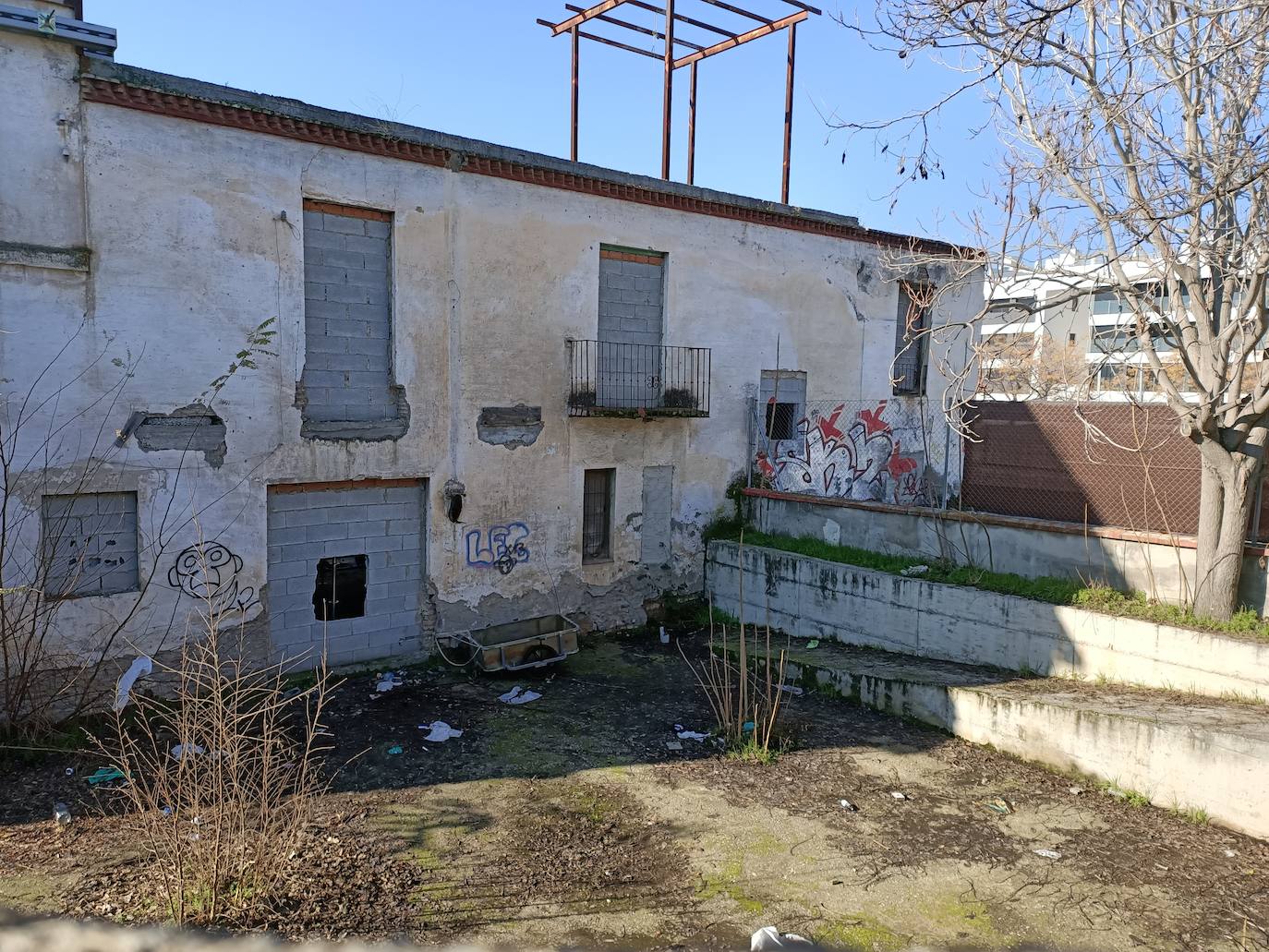 Vivienda abandonada en Luis Amador.