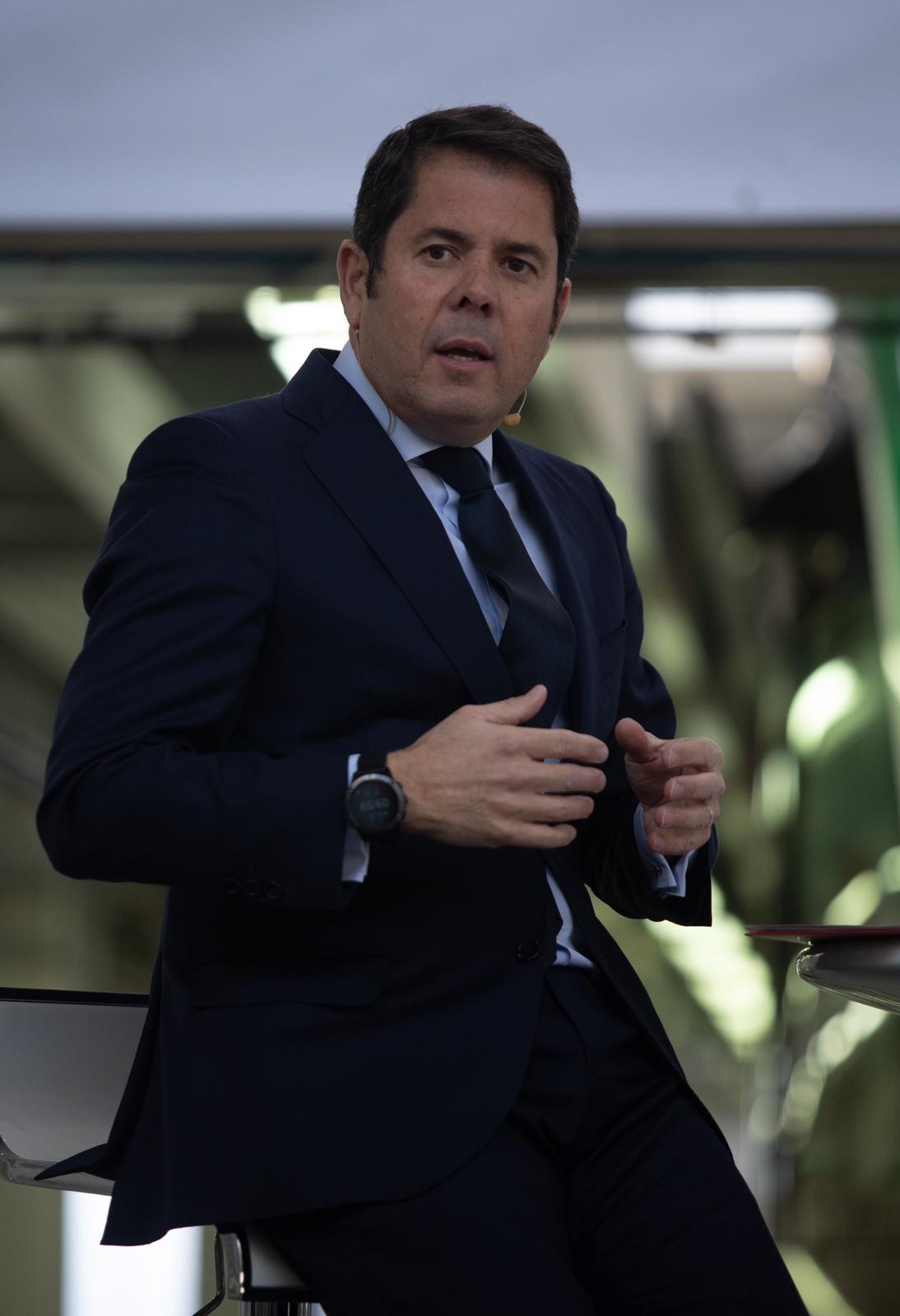 La consejera de Fomento y el líder empresarial resaltan la necesidad de trabajar unidos junto a las demás administraciones para sacar adelante los proyectos transformadores de la provincia