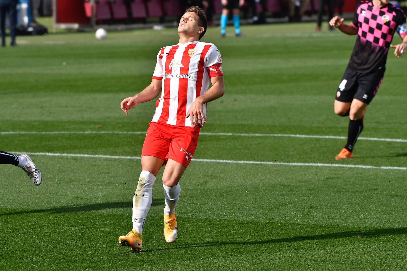 Los goles de Samu y Sadiq no bastan para llevarse los tres puntos.