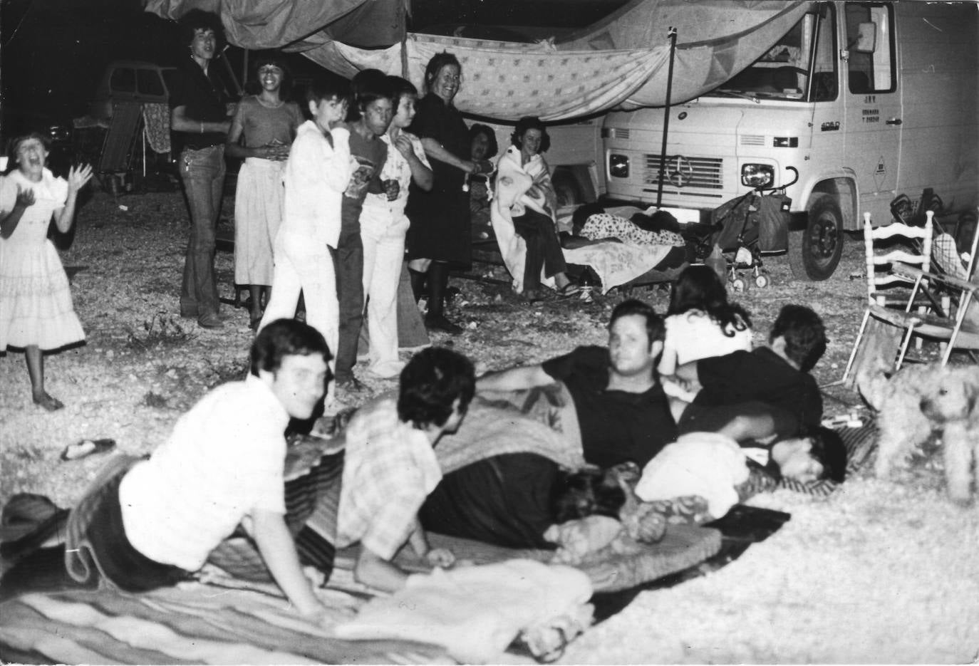 Granadinos durmiendo al raso tras sentir varios terremotos a finales de julio de 1979