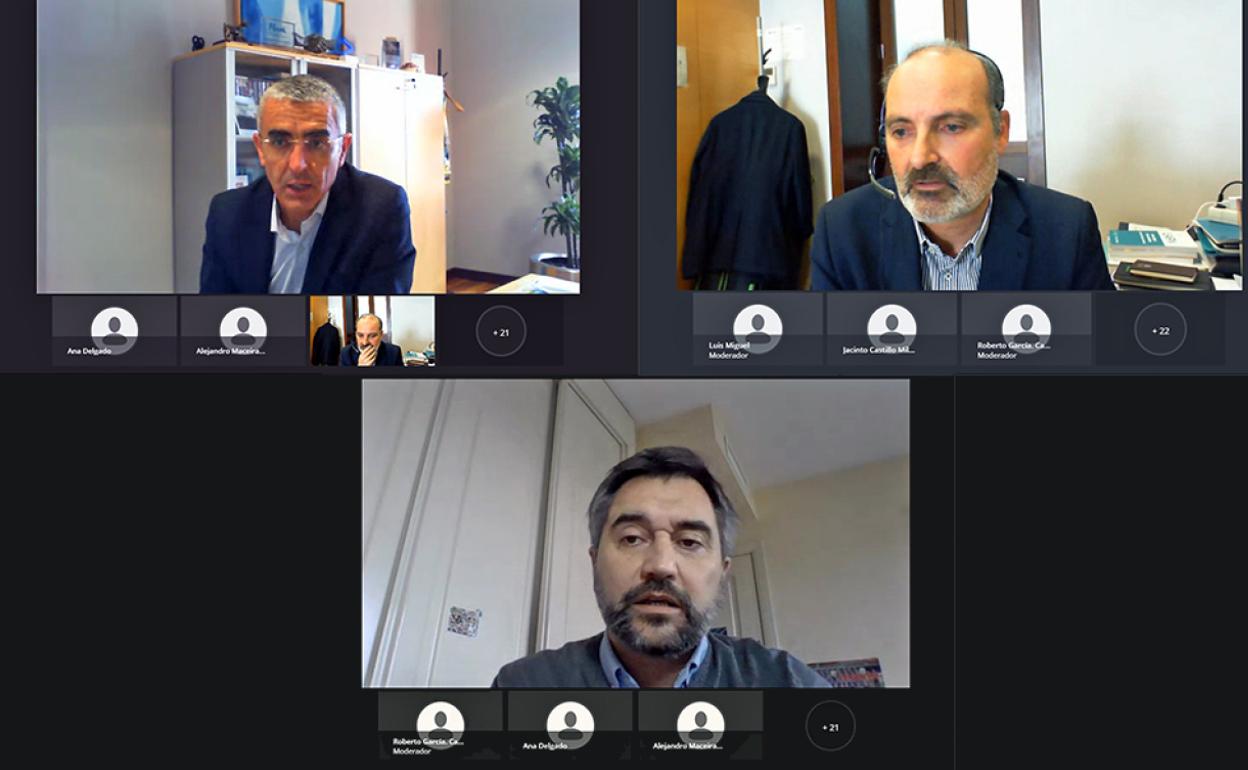 Roberto García Torrente, David Uclés y Luis Miguel Ciprés, en el encuentro virtual 