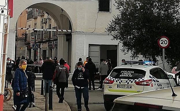 Imagen principal - El Arco de Loja de Santa Fe, los pináuclos de la catedral de Granada y la Torre de Romilla en Chauchina.