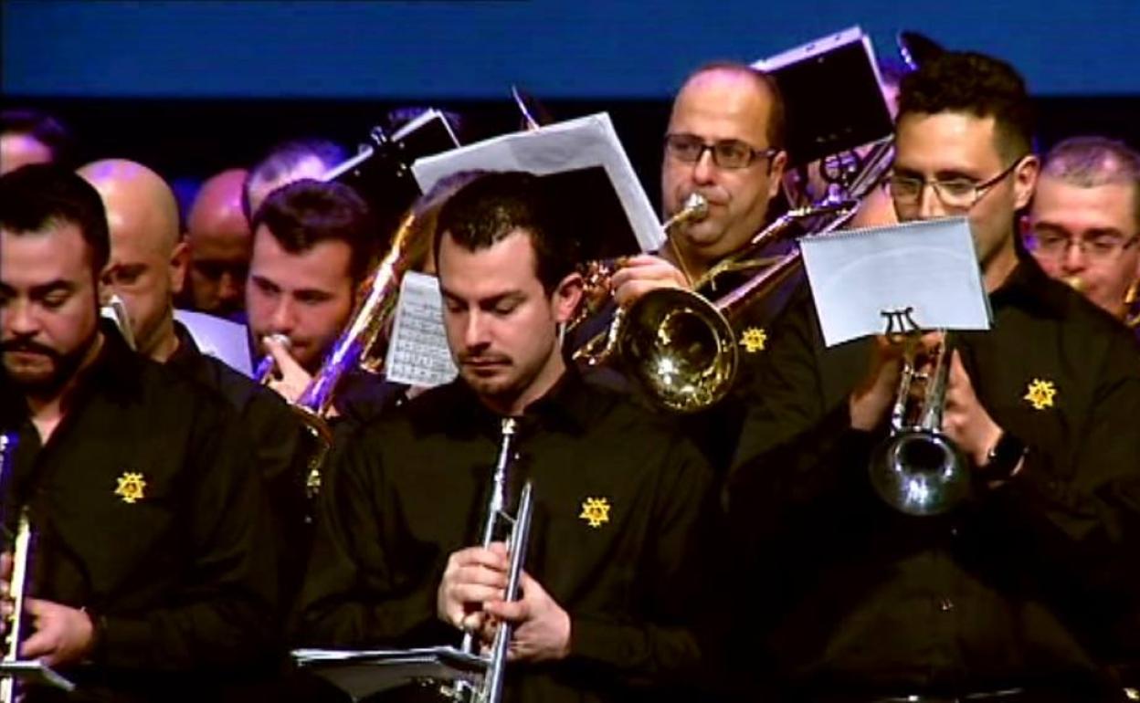 Miembros de una banda de música cofrade. 