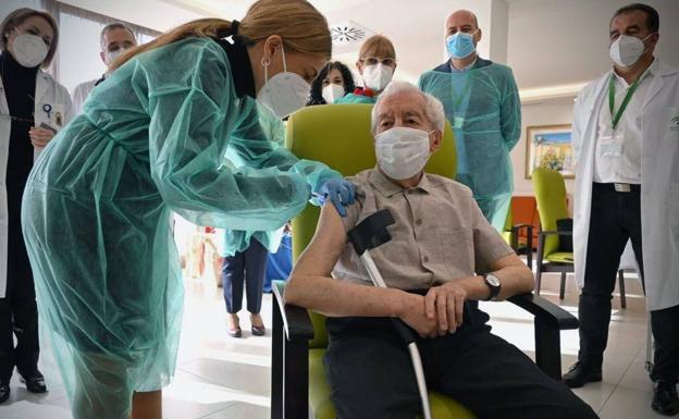 Andalucía suma la cifra más alta de positivos de toda la semana y 70 fallecidos