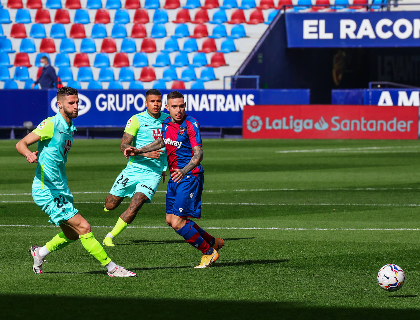 Las jugadas más interesantes del partido entre el Levante y el Granada