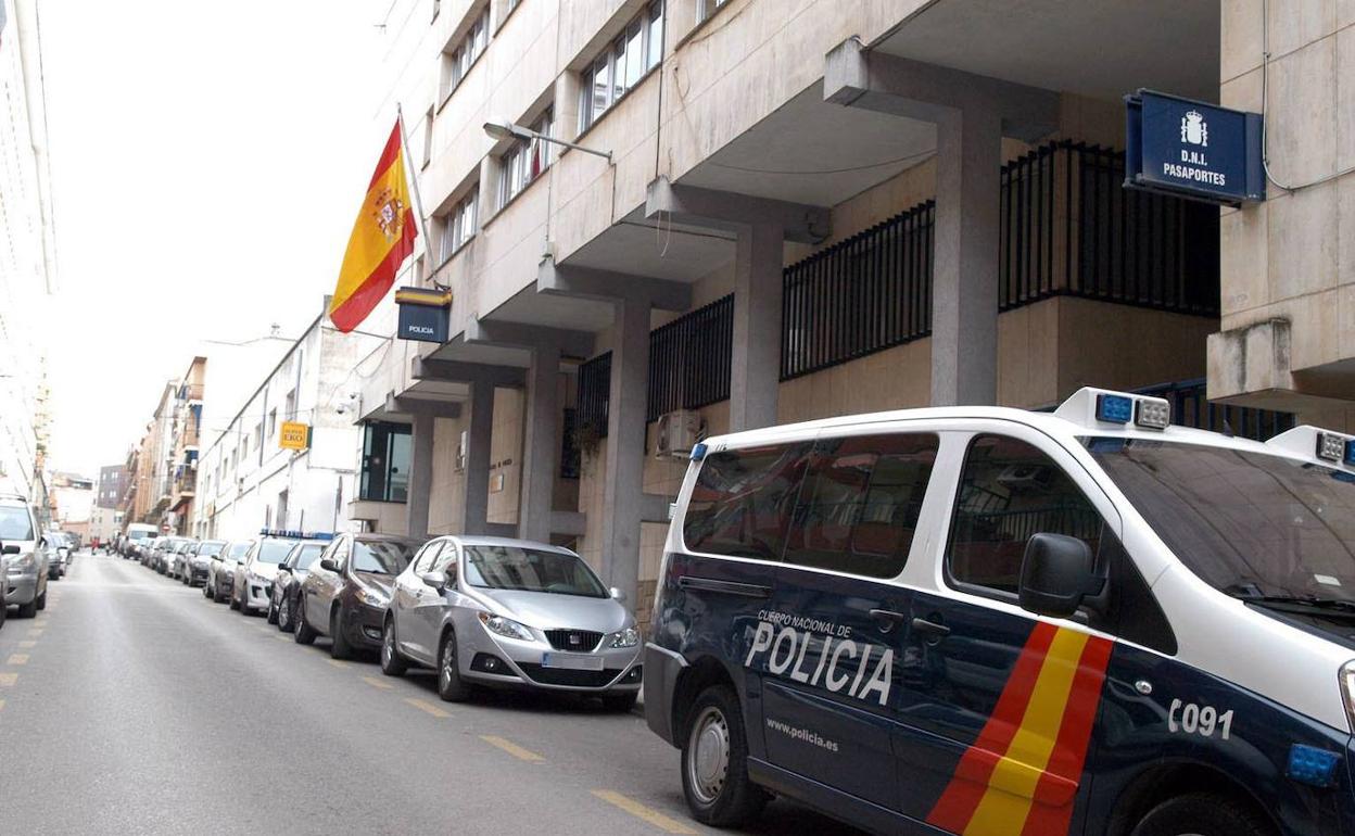 Comisaría de la Policía Nacional de Linares. 