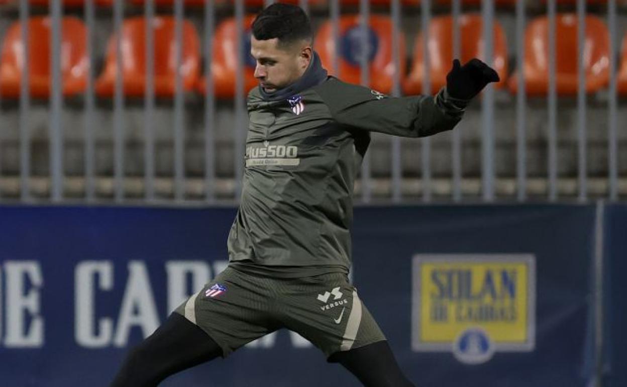 Vitolo Machín, en un entrenamiento con el Atlético de Madrid. 