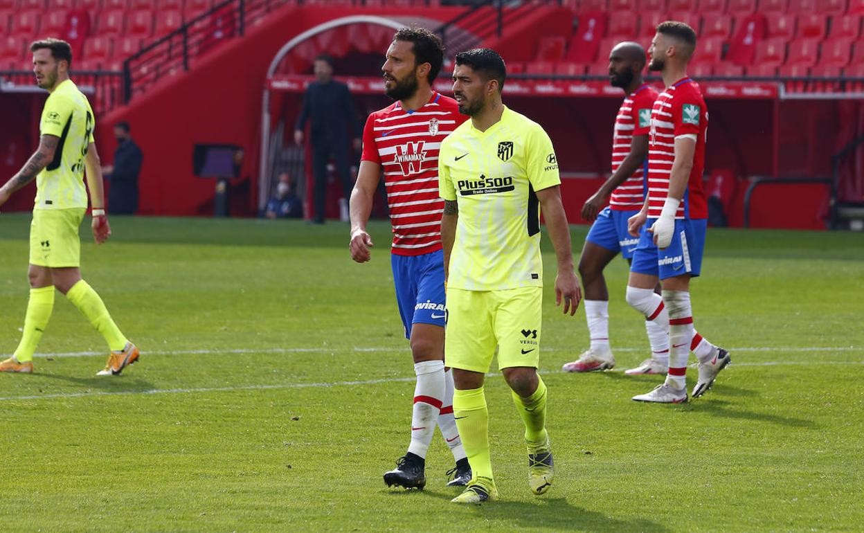 Germán Sánchez vigiló en corto a Luis Suárez durante todo el partido.