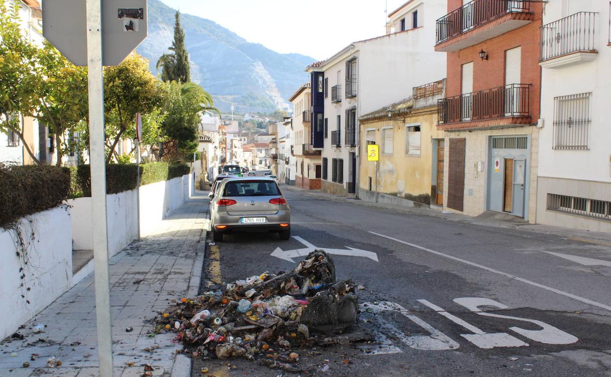 Imagen del contenedor que ardió esta mañana