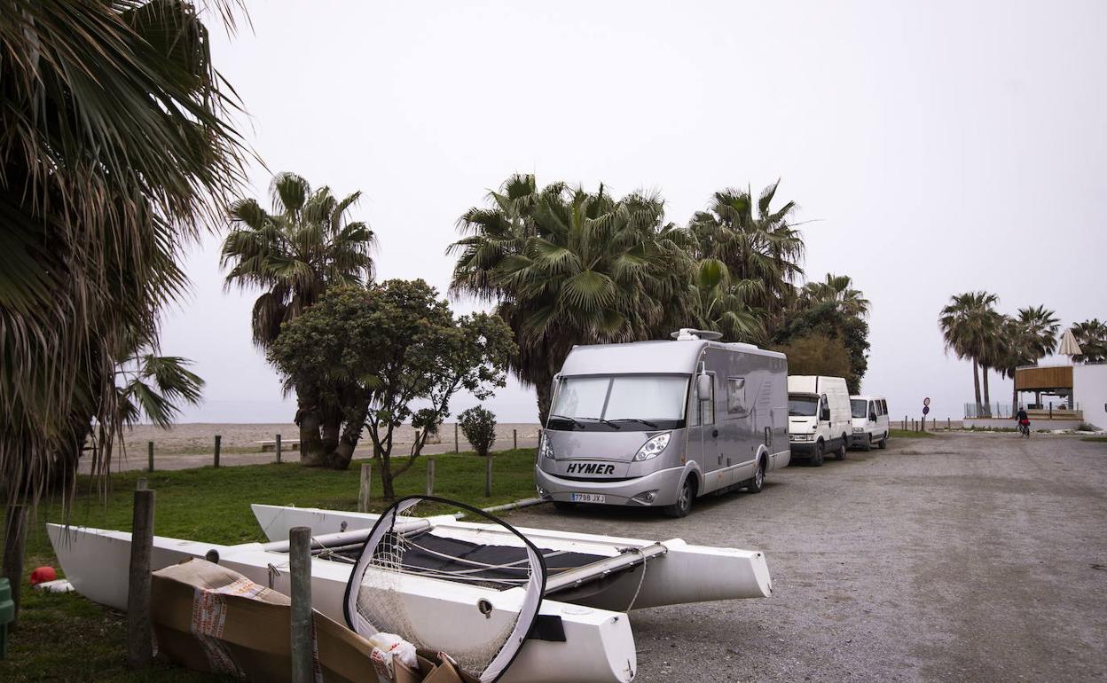 Motril cambió el año pasado la ordenanza en Playa Granada para restringir el aparcamiento de autocaravanas.