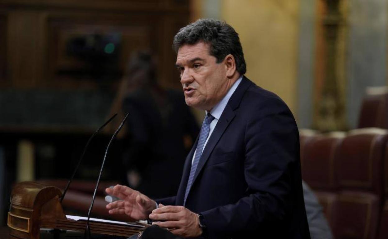 José Luis Escrivá, durante el pleno del Congreso. 