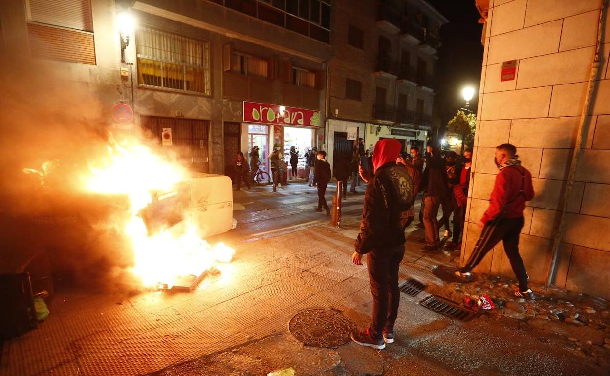 Disturbios en Granada con motivo del encarcelamiento de Pablo Hasel.