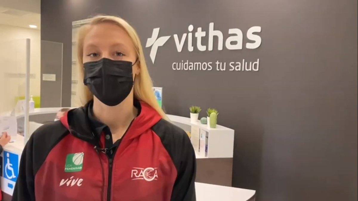 Isabella Slim, en el momento de pasar el reconocimiento médico del club.