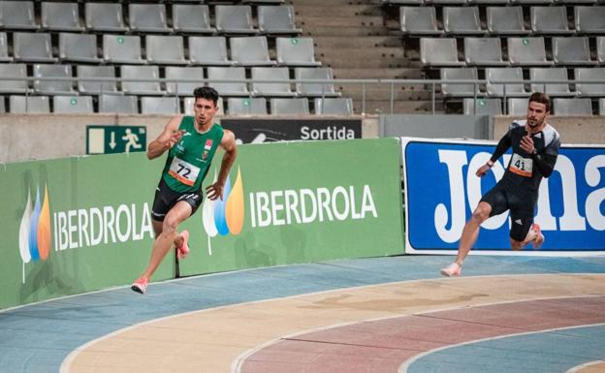 Dani Rodríguez se pica con Óscar Husillos en una carrera reciente. 