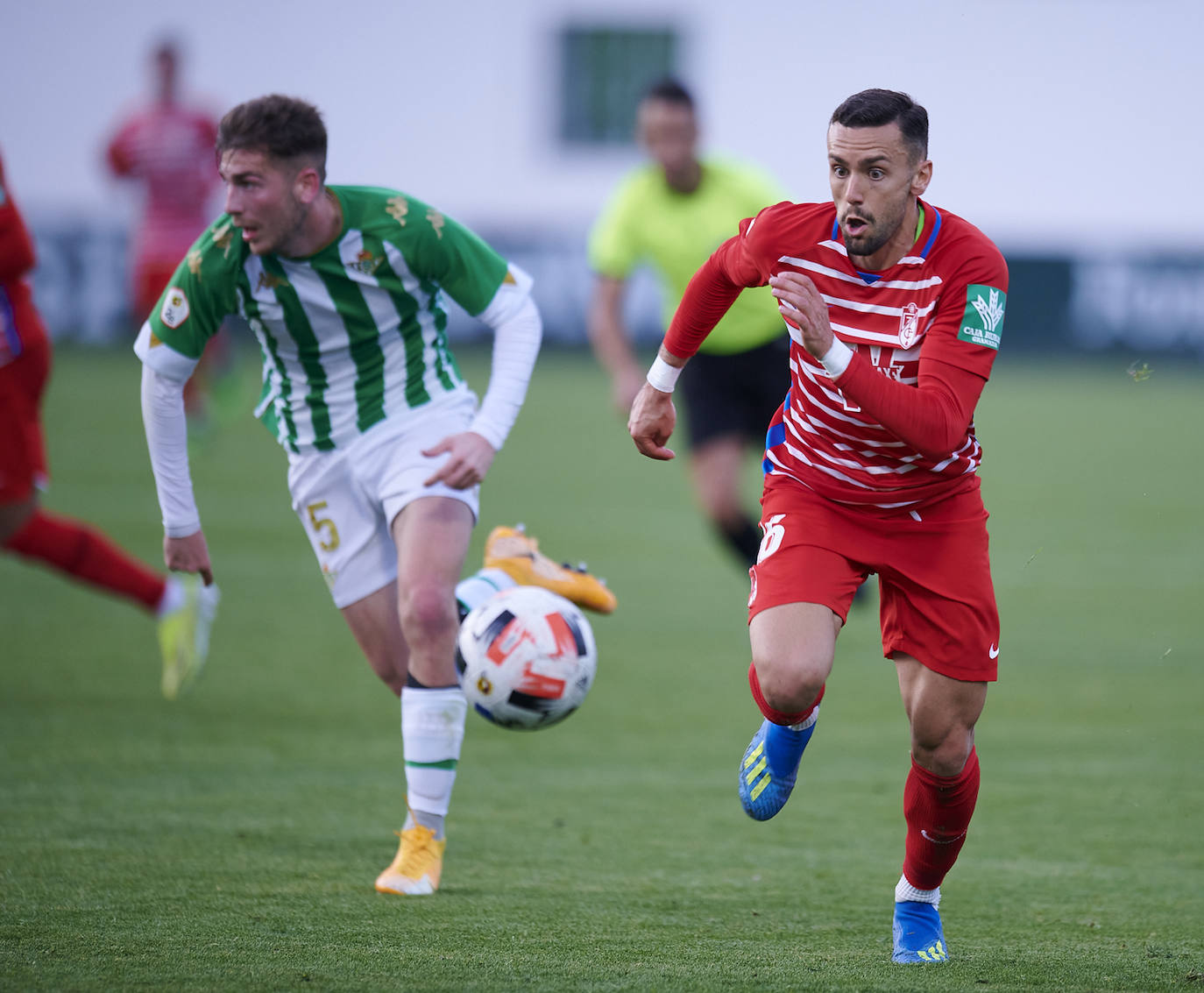 Fotos: Zarpazo de un Recreativo contundente ante el Betis Deportivo