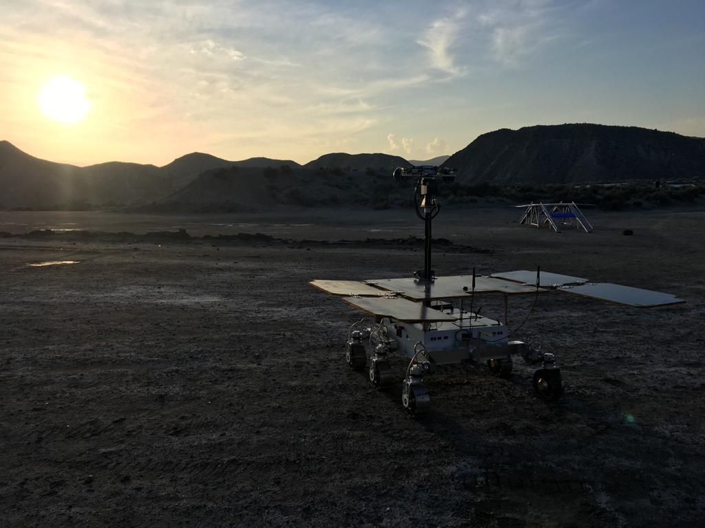 El róver Exomars, bautizado como 'Charlie', durante las pruebas en el desierto de Tabernas.