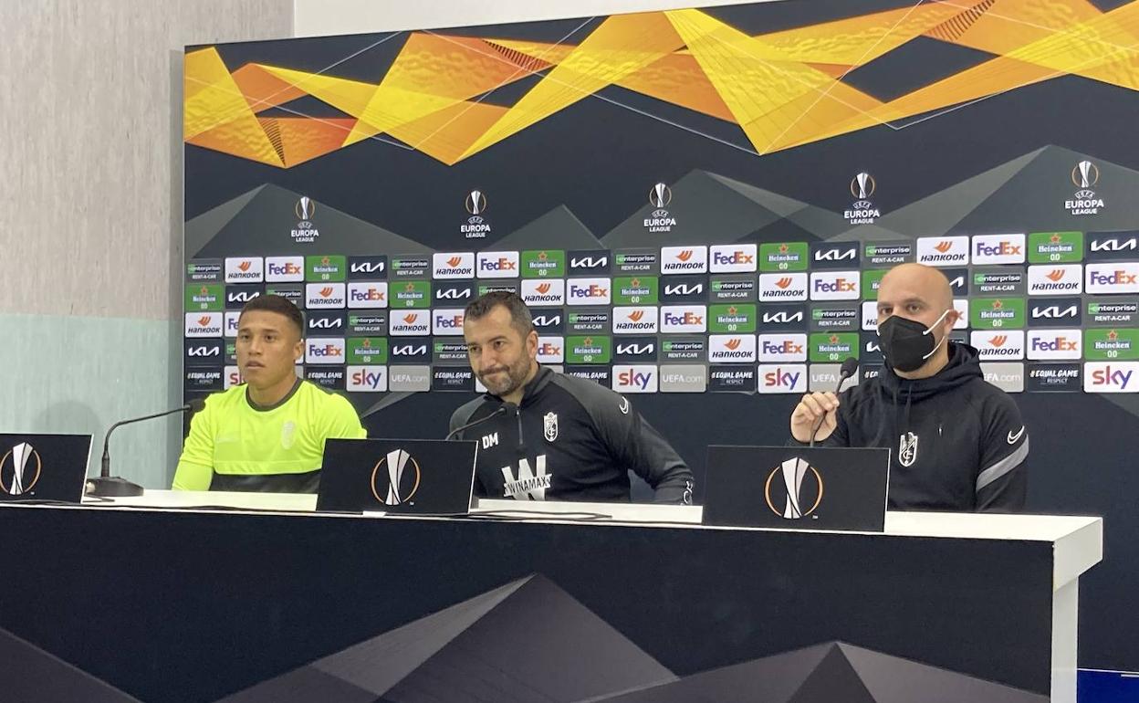 Darwin Machís y Diego Martínez, durante la rueda de prensa en Nápoles.