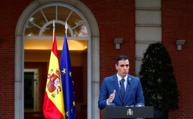 Sánchez rechaza la conducta «incívica» del rey emérito y alaba a Felipe VI