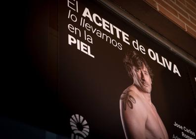 Imagen secundaria 1 - Modelos participantes en la campaña de UPA. 