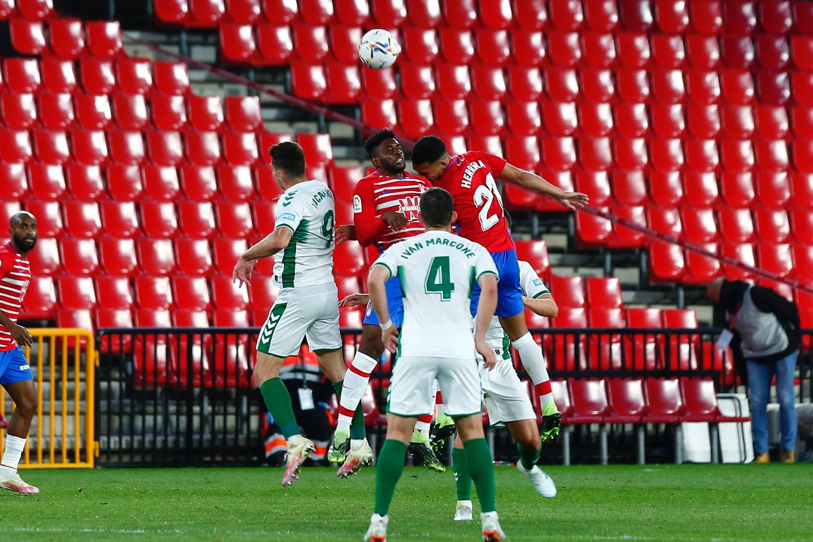 Fotos: Las mejores imágenes del Granada-Elche