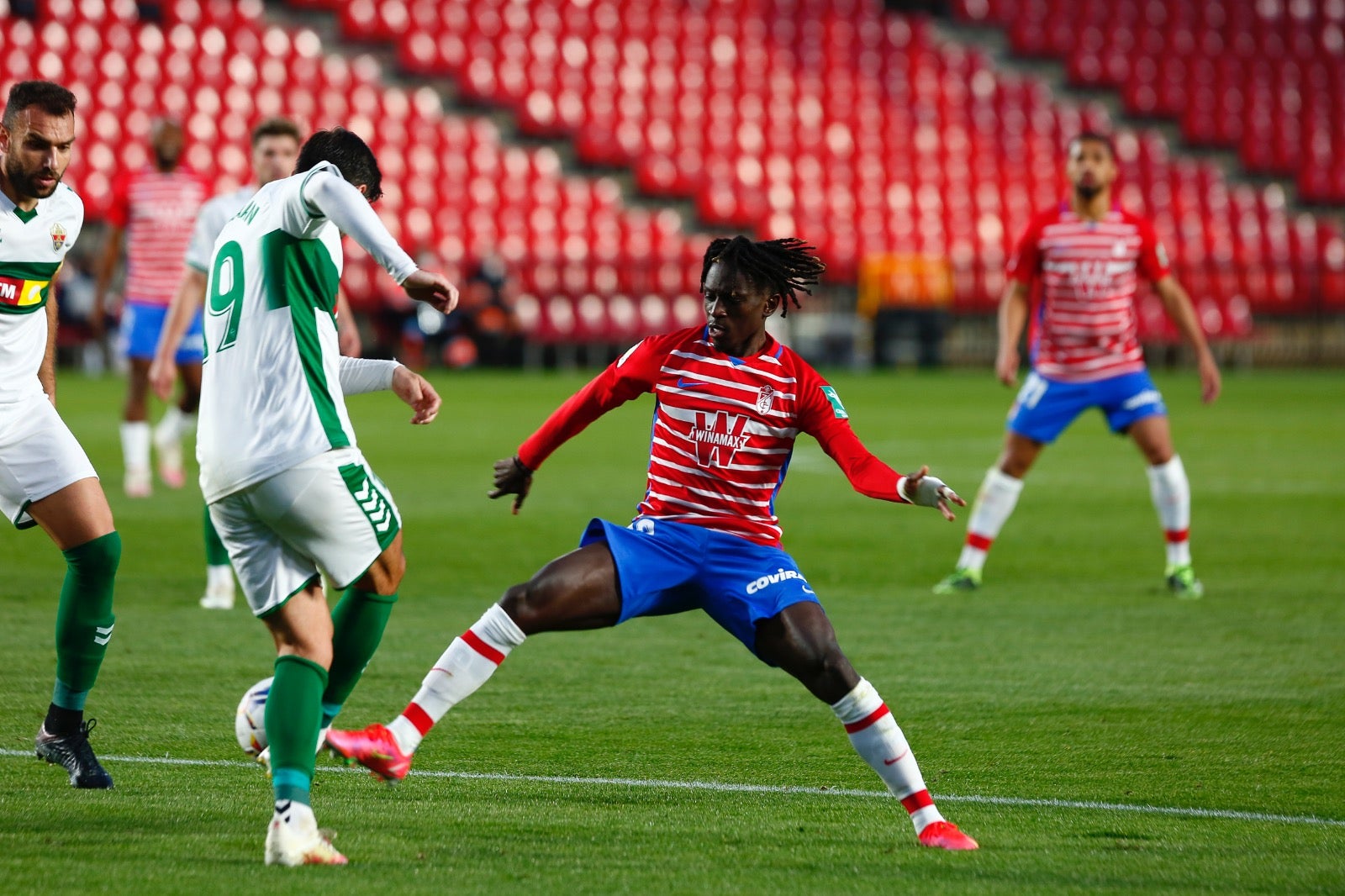 Fotos: Las mejores imágenes del Granada-Elche