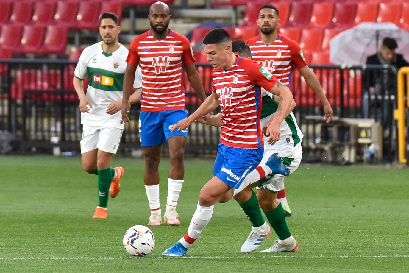 Fotos: Las mejores imágenes del Granada-Elche