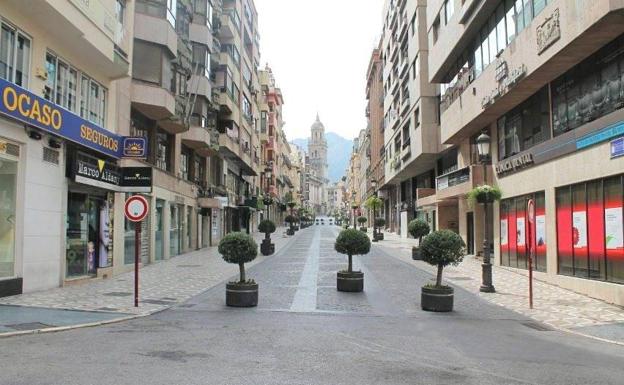 La emblemática calle Bernabé Soriano, sin un alma en el confinamiento. 