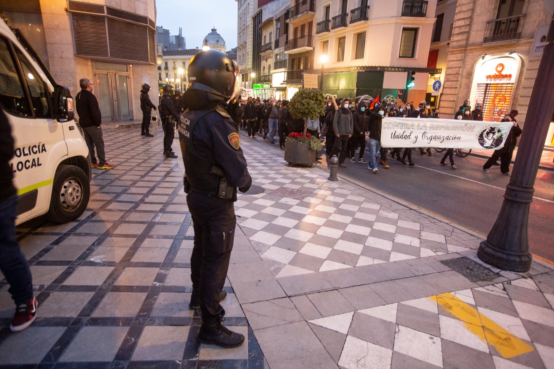 Manifestación entre Puerta Real y la Subdelegación del Gobierno.
