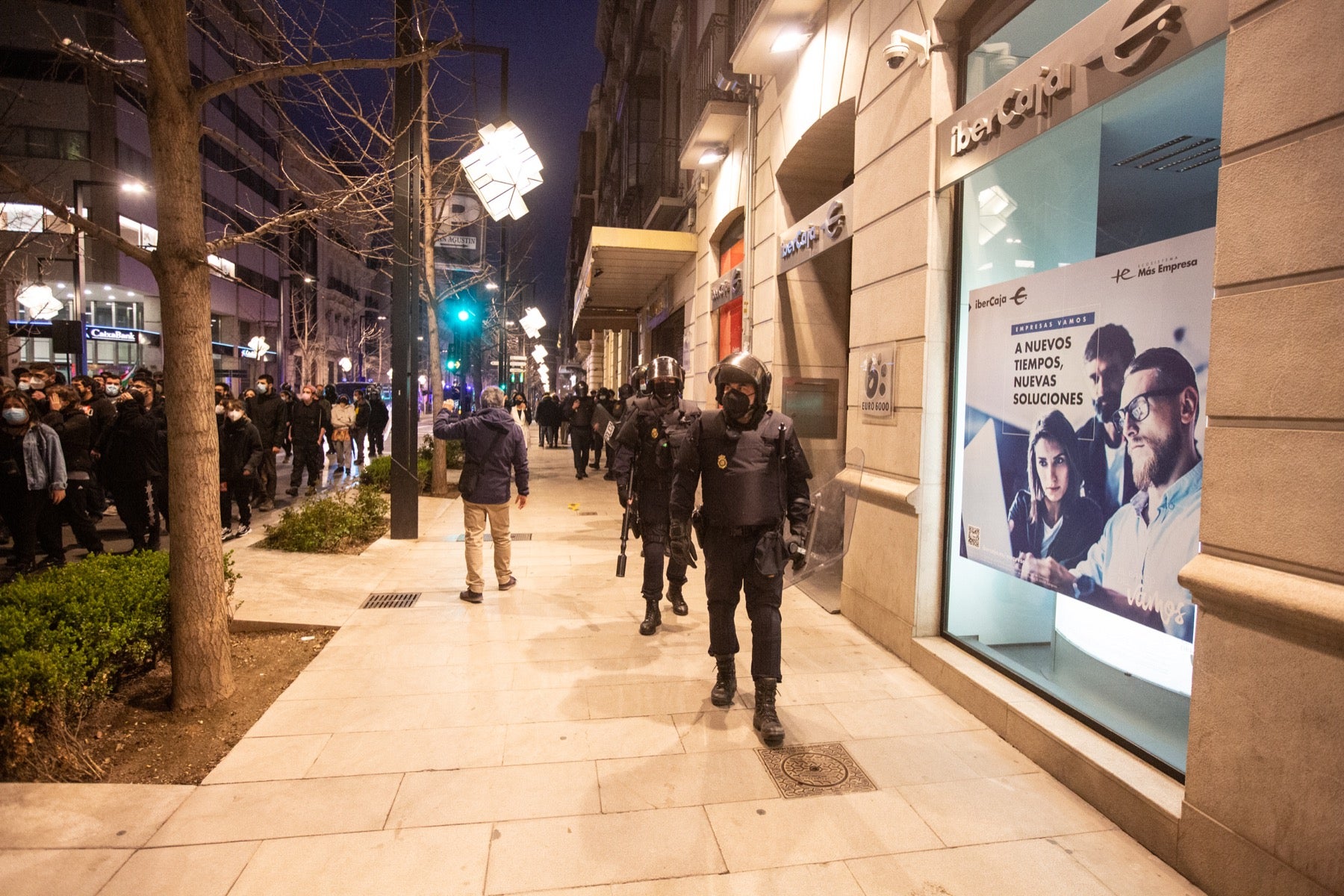 Manifestación entre Puerta Real y la Subdelegación del Gobierno.