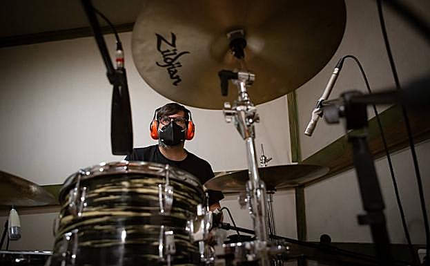 Imagen principal - Grabación del disco de El Hombre Garabato. 