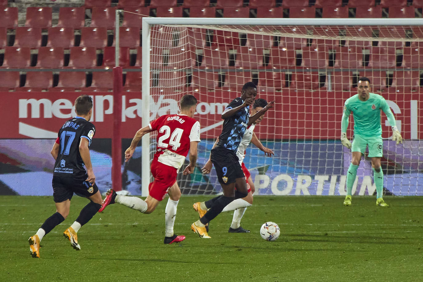 Lance del partido disputado ayer en Montilivi.