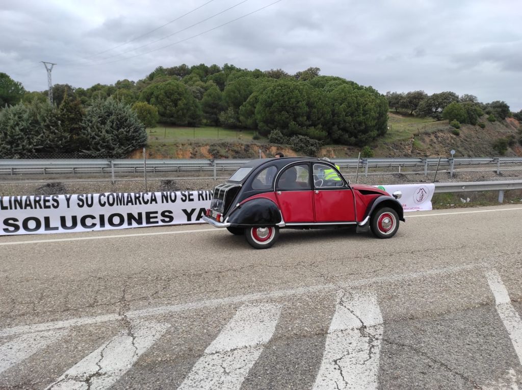 Las plataformas de la provincia convocantes expresan su malestar al no dejarles parar en Santa Elena, lo que habría cortado el tráfico en la A-4