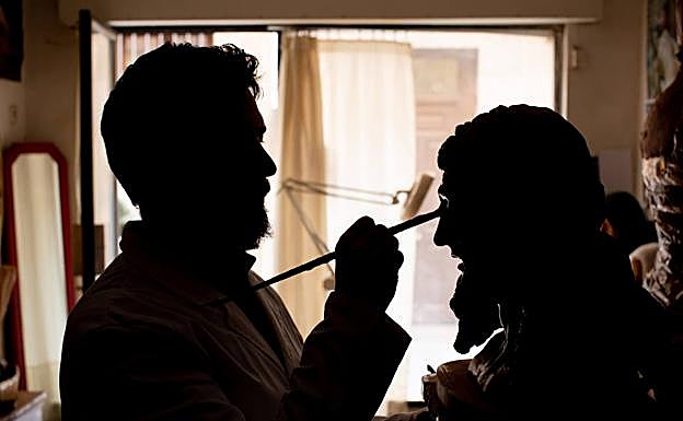 Trabajando en el boceto de un cristo para una hermandad de Semana Santa. 