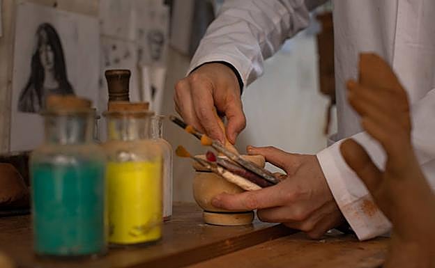 Imagen principal - Detalles del taller de Ángel Asenjo. 