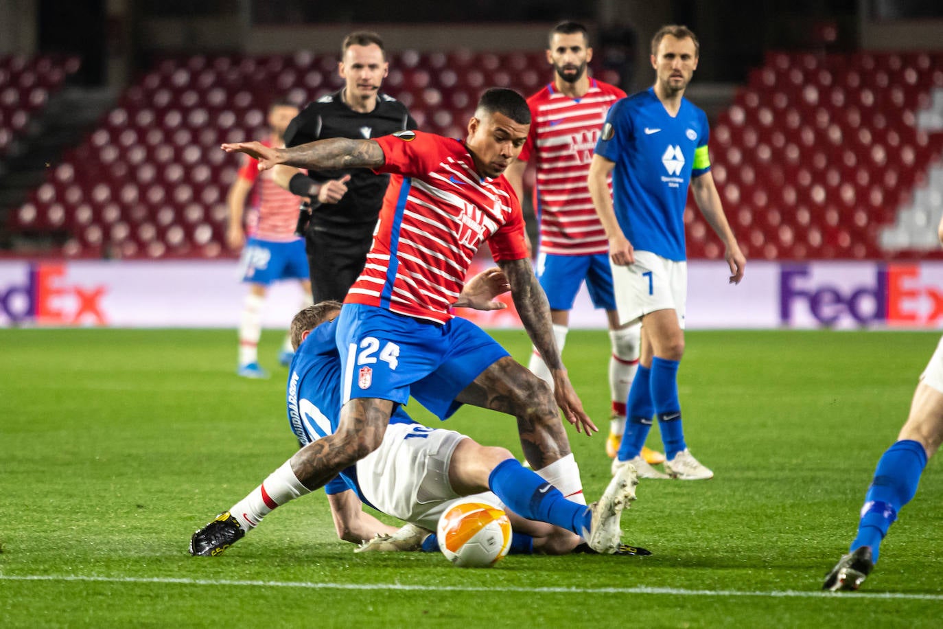 Fotos: Las mejores imágenes del partido Granada-Molde de Europa League