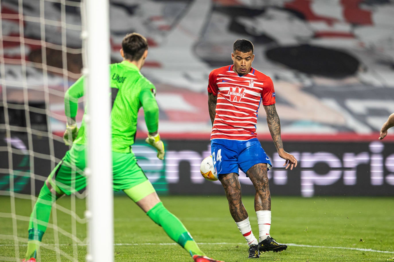 Fotos: Las mejores imágenes del partido Granada-Molde de Europa League