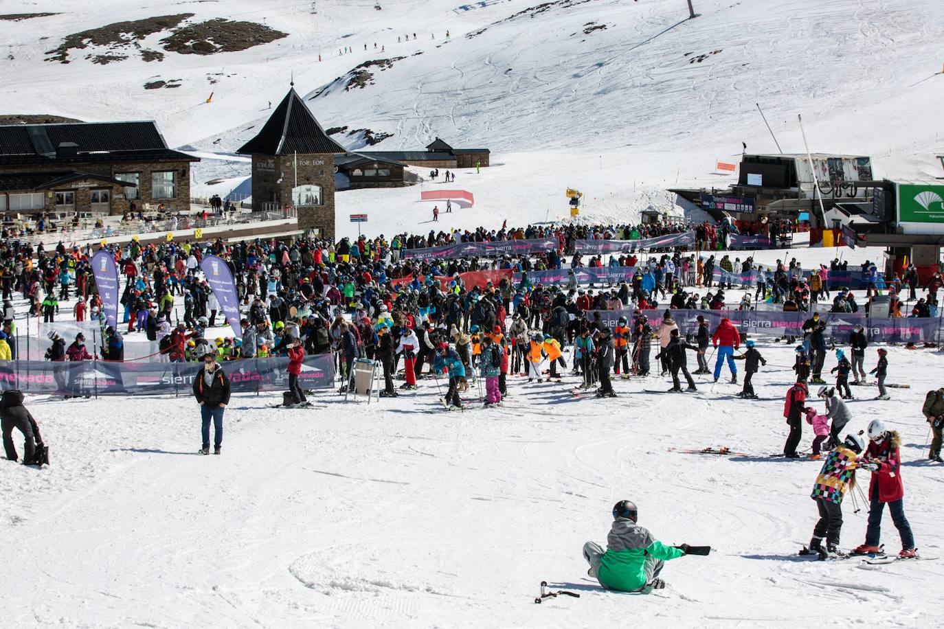 La ocupación hotelera en la estación de esquí se queda bajo mínimos entre semana en un 15% y el sábado y el domingo llega hasta un 30%
